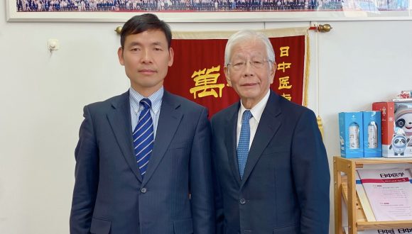 中国大使館祝学華公使参事官が日中医学協会を表敬訪問されました